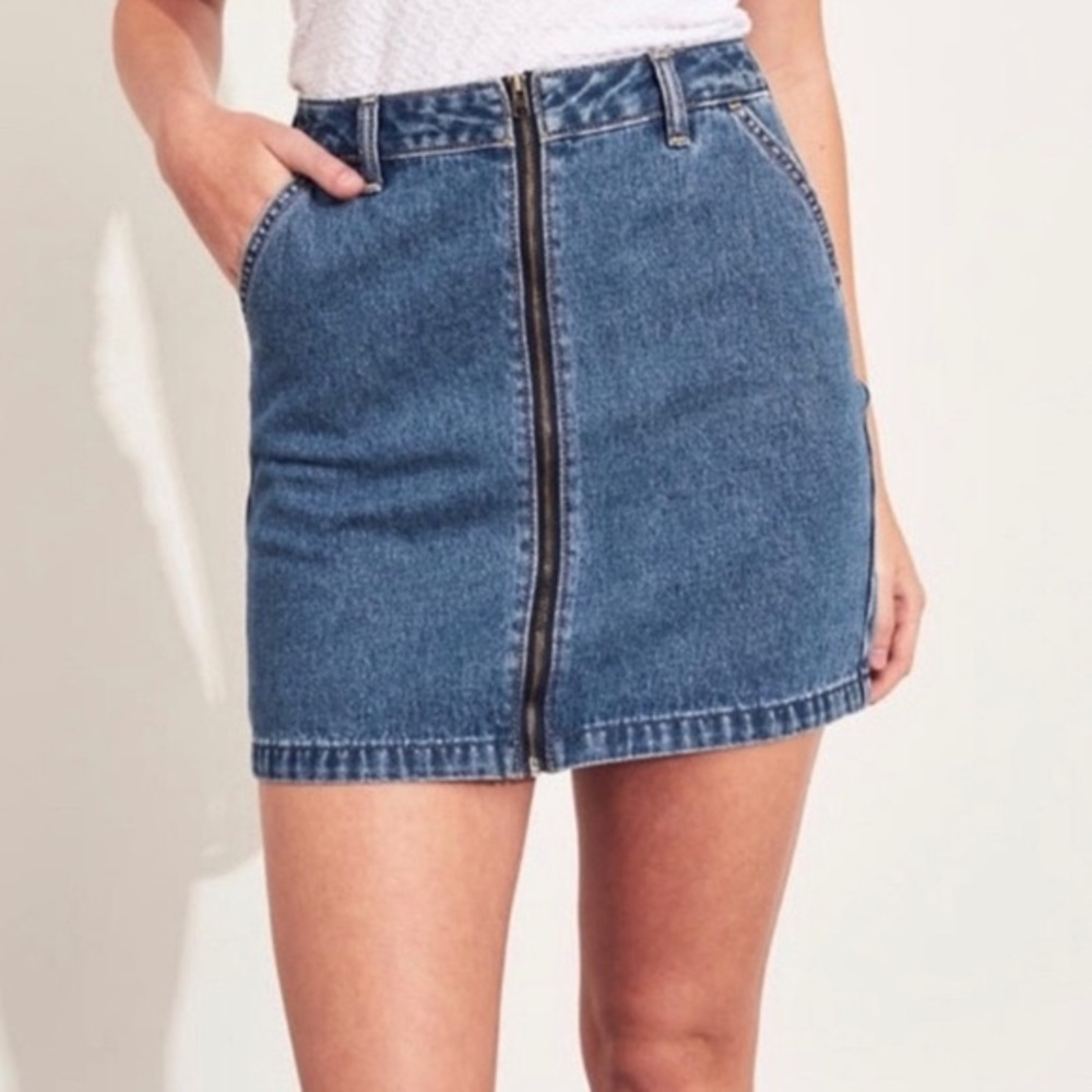 HOLLISTER ULTRA HIGH RISE FRONT ZIPPER JEAN SKIRT